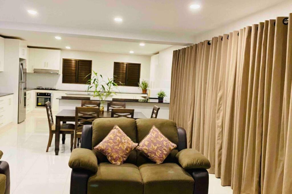 Lovely 4-Bedroom Holiday Home With Free Parking. Lautoka Exteriör bild